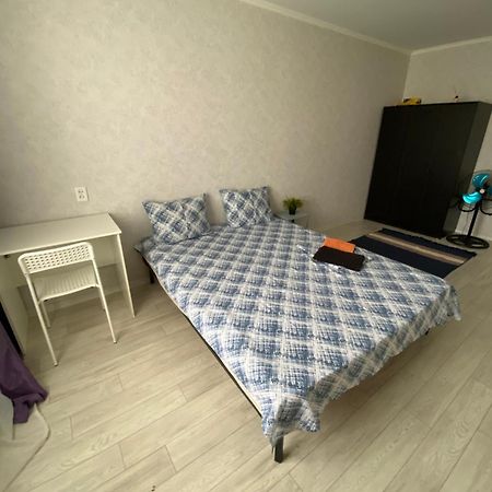 Уютные Апартаменты В Центре Города Aktobe Bagian luar foto